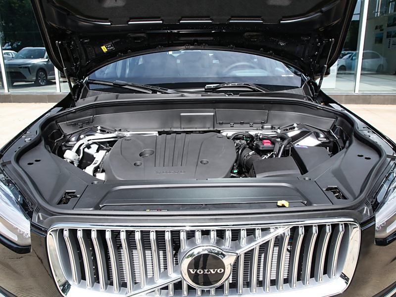眉山沃尔沃XC90特价出售，最新报价47.2万！现车充足